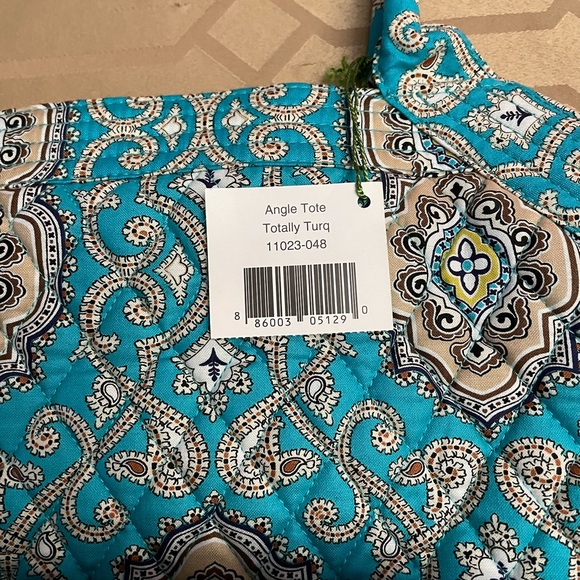 Totally Turquoise Angled Tote by Vera Bradley, NWT - Picture 6 of 7